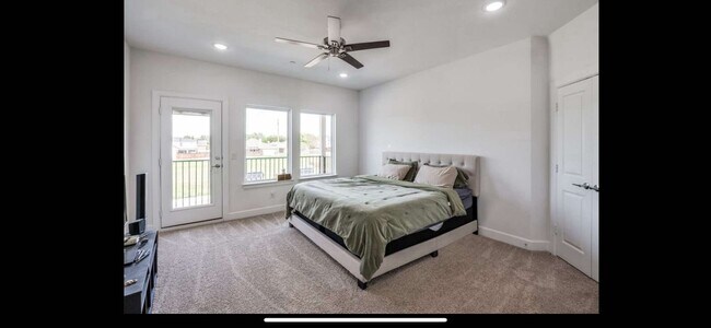 Building Photo - 5629 Woodlands Dr