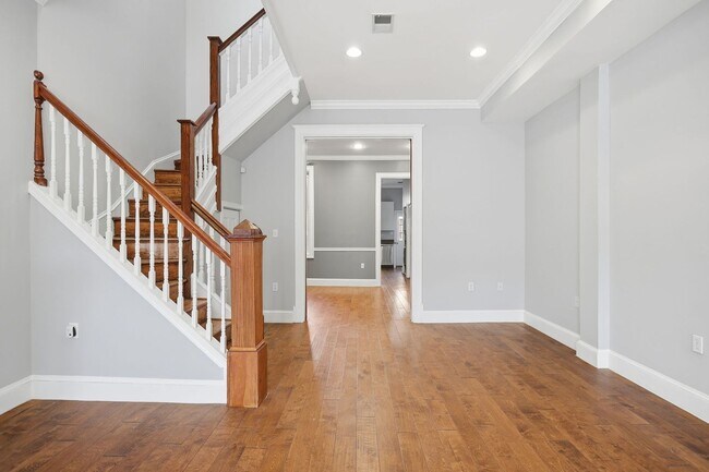 Building Photo - 58 Quincy Pl NE