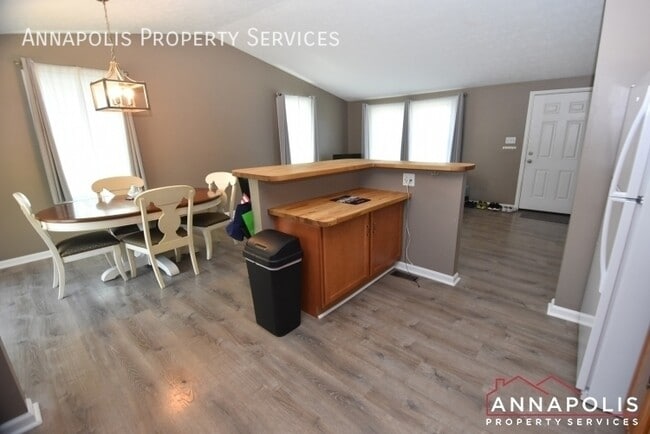 Building Photo - 1663 Canonade Ct