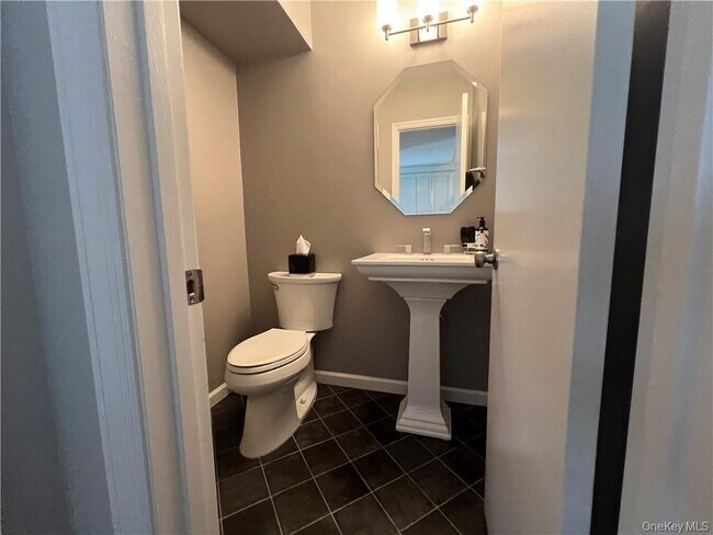 Building Photo - 3603 Whispering Hills Dr