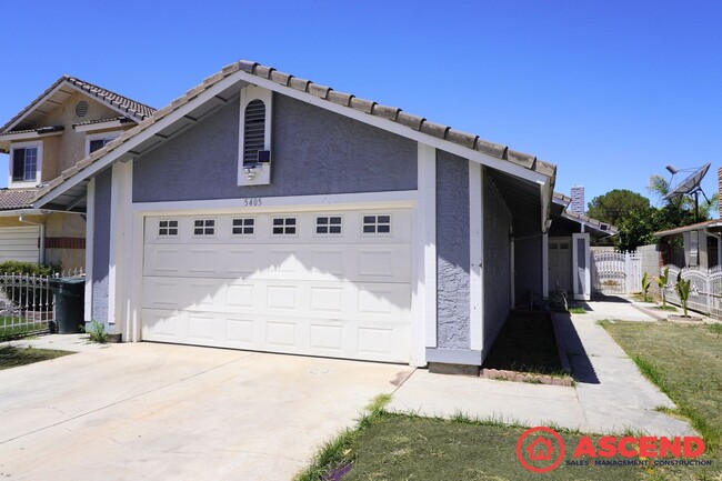 Primary Photo - Cozy home located in Southeast Bakersfield