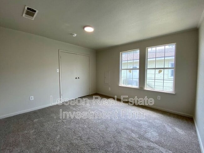 Building Photo - 537 Wyche St