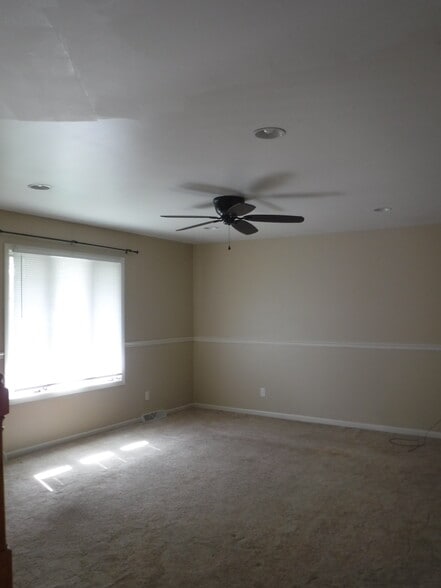 Building Photo - 4206 N 30th Ter