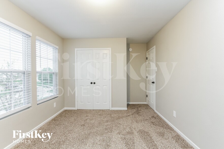 Building Photo - 1643 Carriage Cir