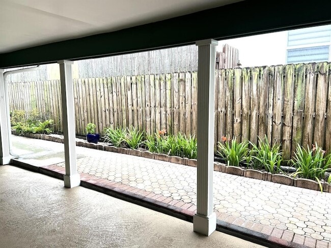 Building Photo - 4440 Bougainvilla Dr