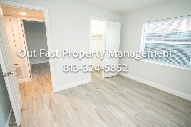 Building Photo - 11312 N 52nd St