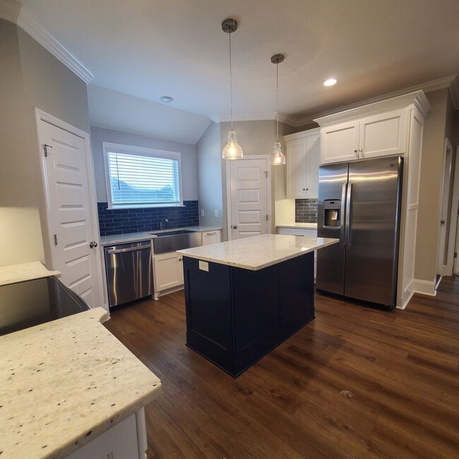 Building Photo - 3908 Bishop Ct