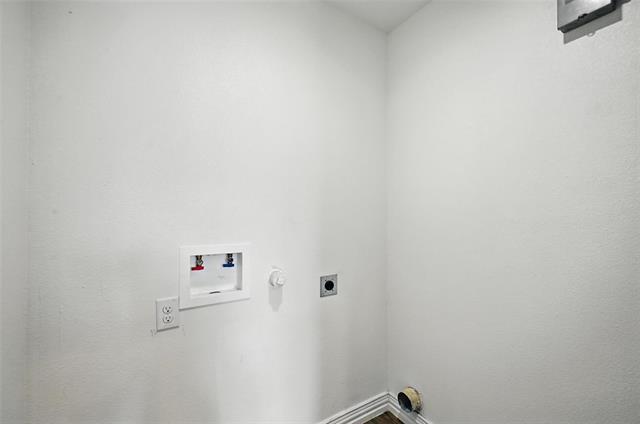 Building Photo - 913 N Barrett Ave
