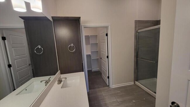 Building Photo - Maintenance free living in Blue Valley School district