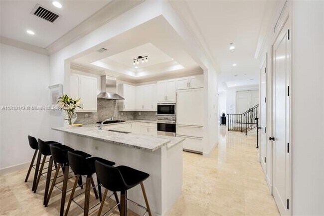 Building Photo - 7430 SW 56th Ct