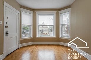 Building Photo - 2614 N Springfield Ave