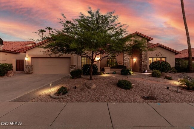 Building Photo - 4 Bedroom 2 Bathroom Scottsdale Ranch Home