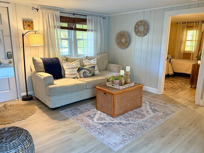 Building Photo - 28 Swan Lake Rd