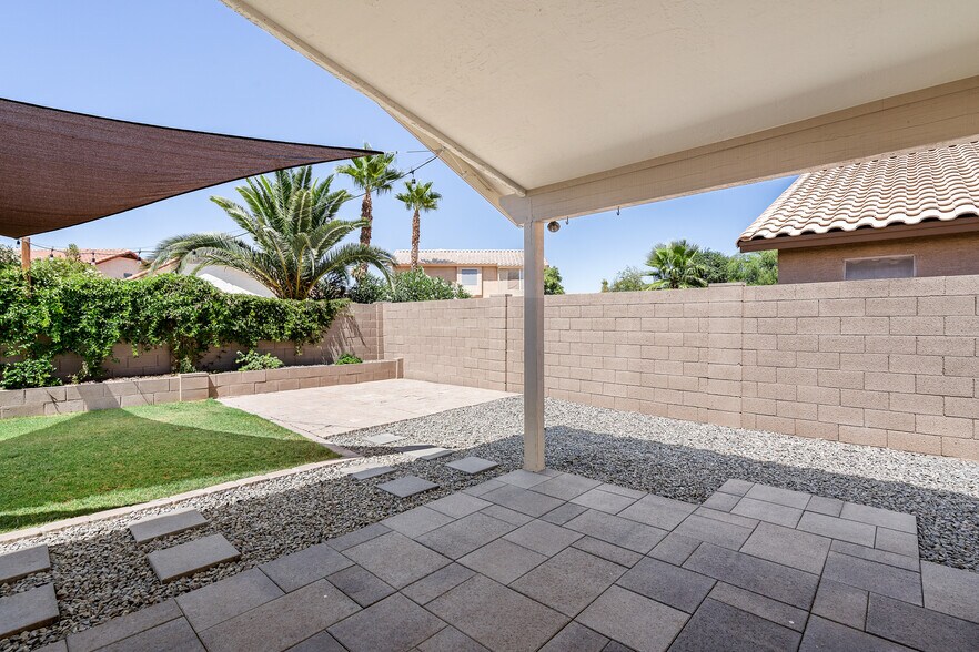 Building Photo - 7936 W Taro Ln
