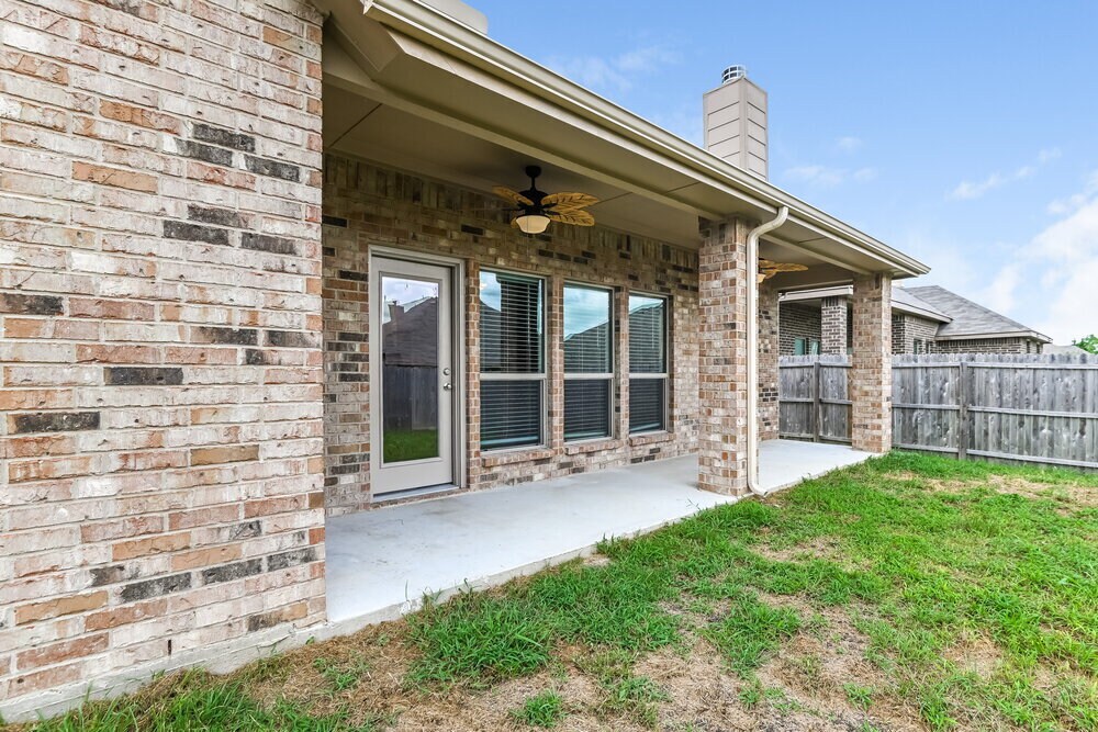 Building Photo - 811 Fran St