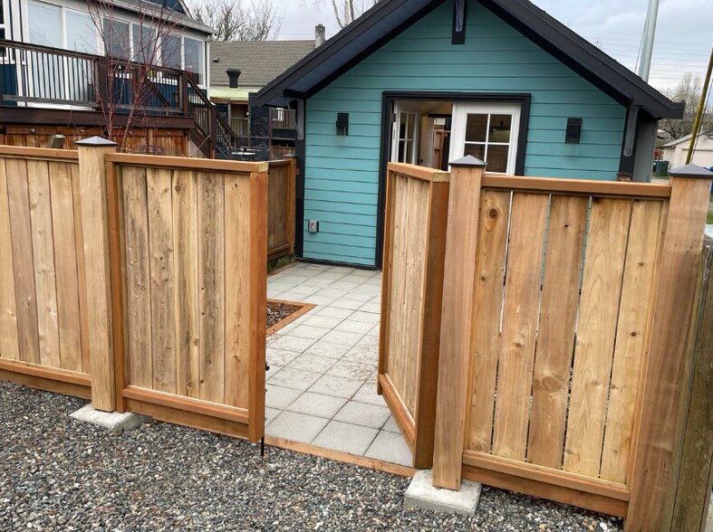 Building Photo - 10114 Dayton Ave N