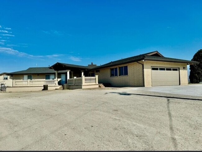 Building Photo - Charming 4br/2.5ba home on acreage in Desirable Rolling Hills SLO