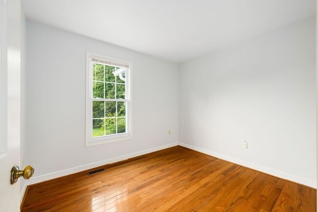 Building Photo - 11821 Sinclair Ln