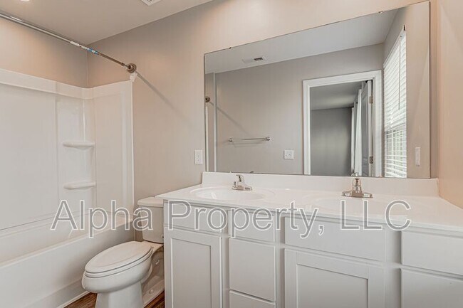 Building Photo - 818 Purcell Dr