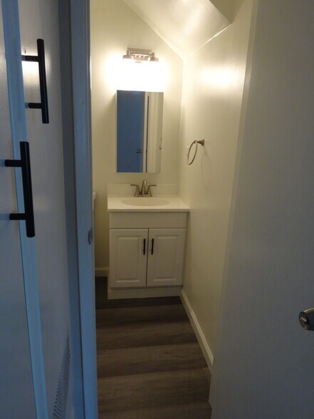 Half Bath 1 - 1748 S Westgate Ave
