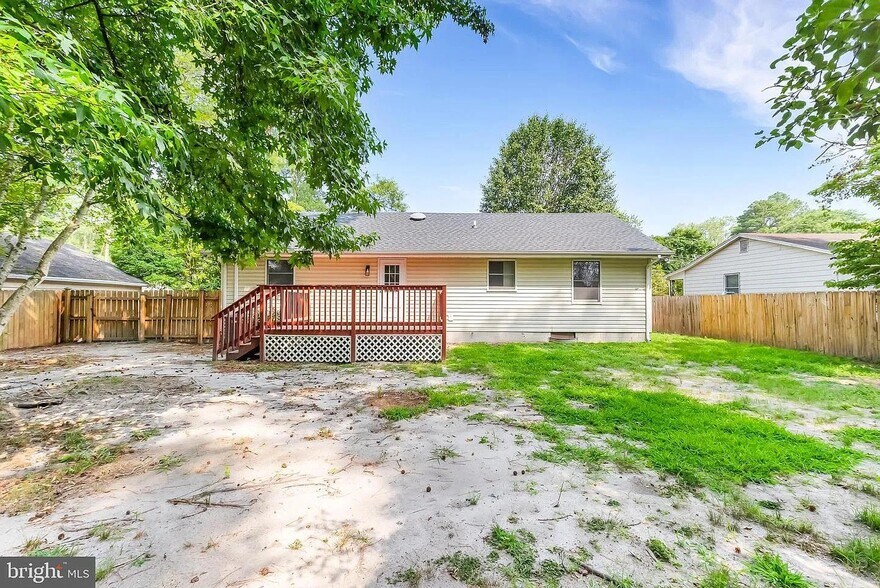 Building Photo - 107 Walden Dr