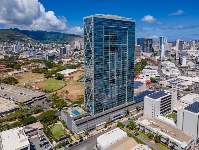 Building Photo - 1009 Kapiolani Blvd
