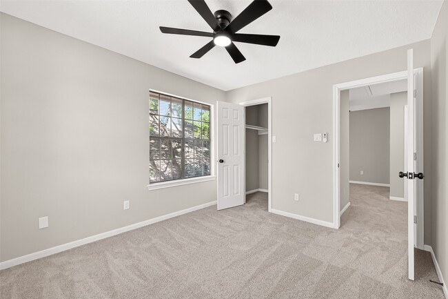 Building Photo - 4906 Pleasure Lake Ln