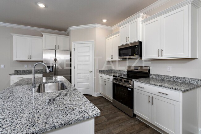 Building Photo - 14567 Dayton Cir