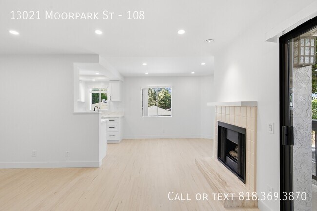 Building Photo - 13021 Moorpark St