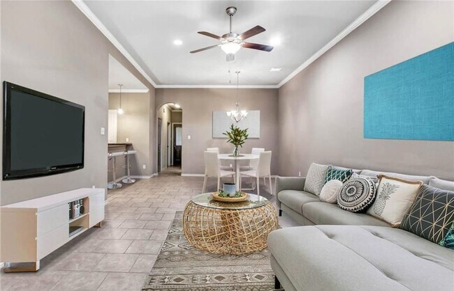 Building Photo - College Station - 3 bedroom / 3 bath Townhome, covered patio & back yard with one car garage.