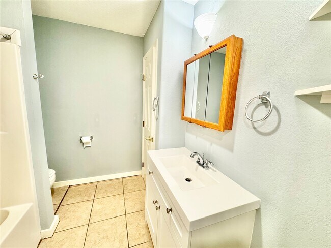 Building Photo - 6203 Heards Ln