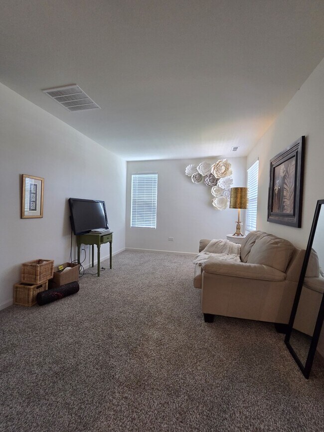 Building Photo - 1801 Turtle Creek Dr