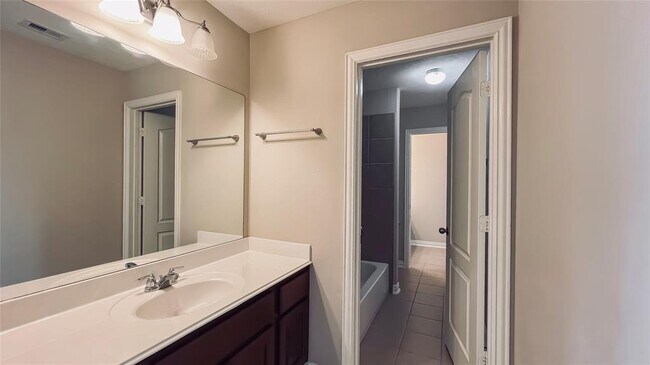 Building Photo - 4043 Tuscan Shores Dr
