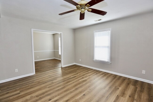 Building Photo - Ranch Home - Red Mill Farm - Available 11-...