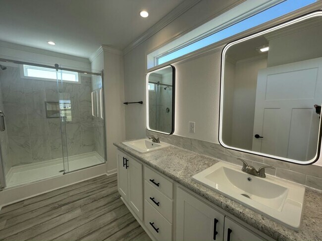 Building Photo - 34815 Silver King Dr