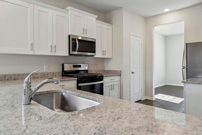 Building Photo - 15818 Berry Hl Dr