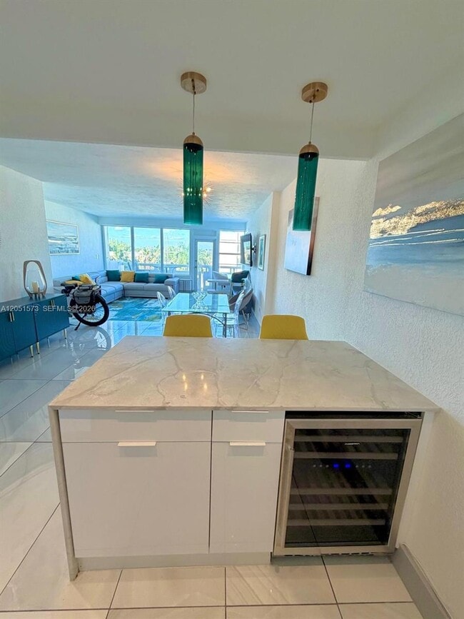 Building Photo - 3111 N Ocean Dr