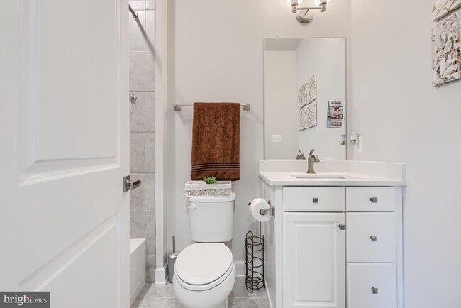 Building Photo - 7123 Starmount Ct