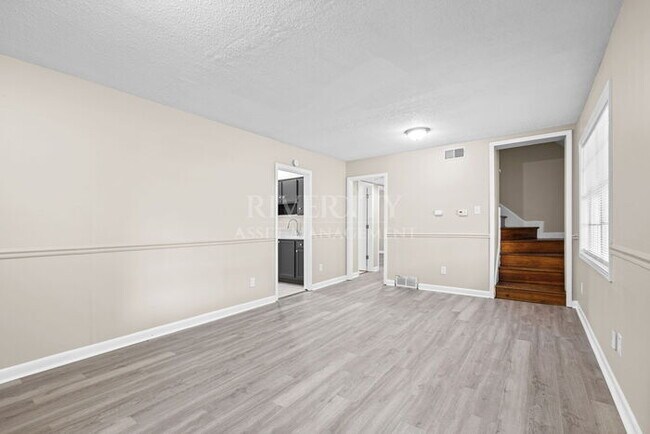 Building Photo - Beautiful 2 Story Home, Section 8 Welcomed !!!!!!