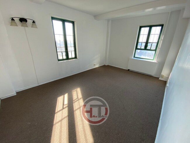 Building Photo - 1595 Unionport Rd