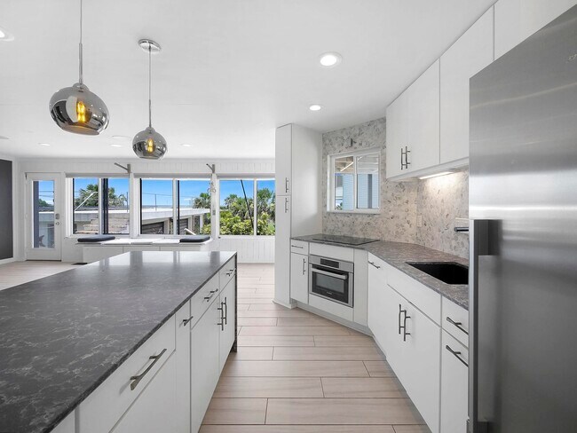Building Photo - 5084 Atlantic View