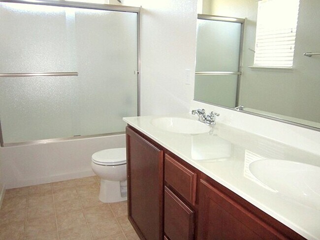 Building Photo - 2554 Pine Brook Dr