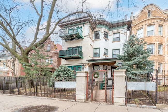 Primary Photo - 4518 N Sheridan Rd