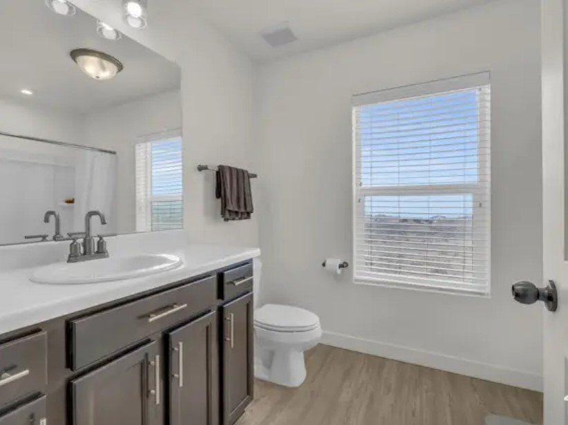 Building Photo - 4536 E Hurstbourne Dr