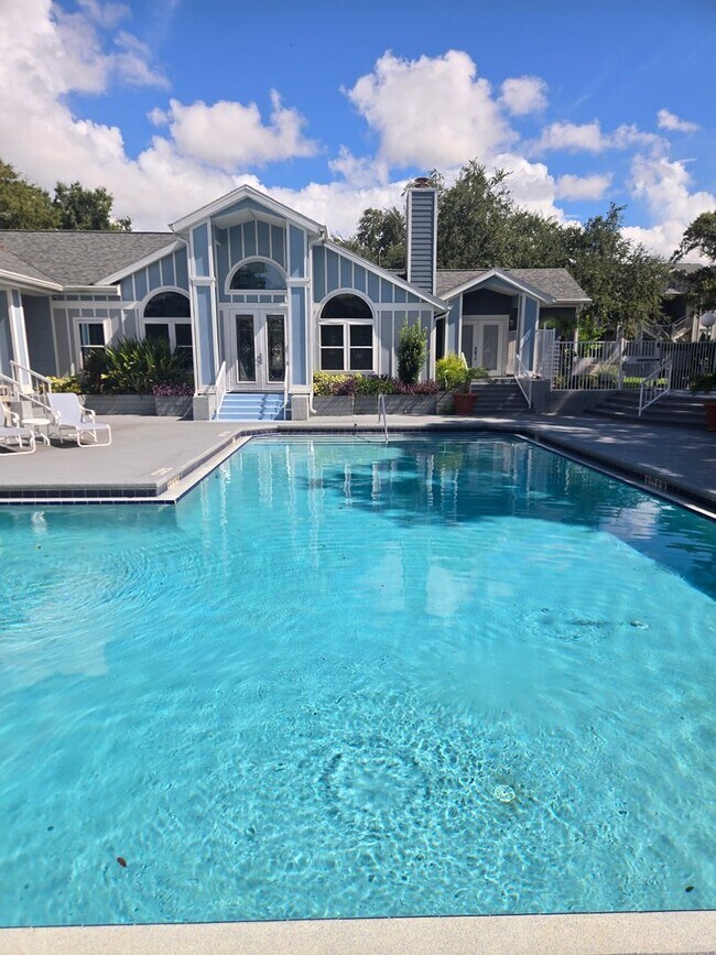 Building Photo - 2577 Grassy Point Dr