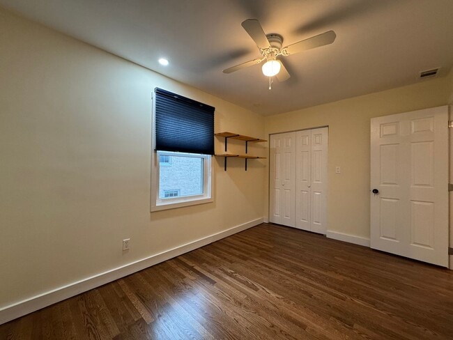 Building Photo - Stylish 3 Bed 1.5 Bath Home With A Fenced Patio In Warwick Village