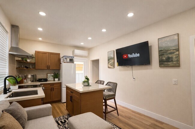 Building Photo - 27280 Arla St