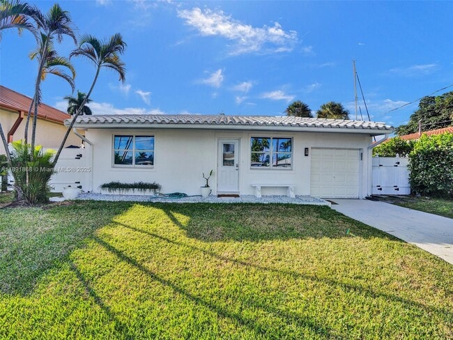 Building Photo - 1216 Guava Isle