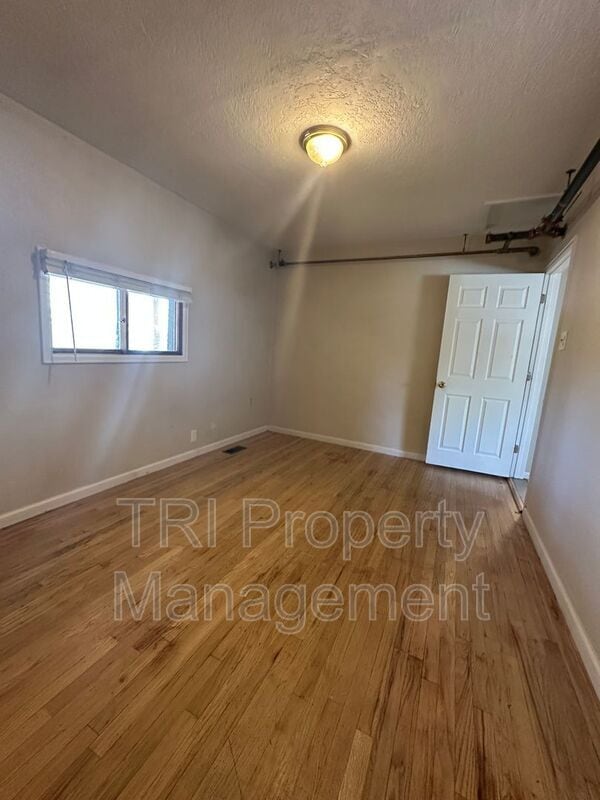 Building Photo - 1605 11th Ave