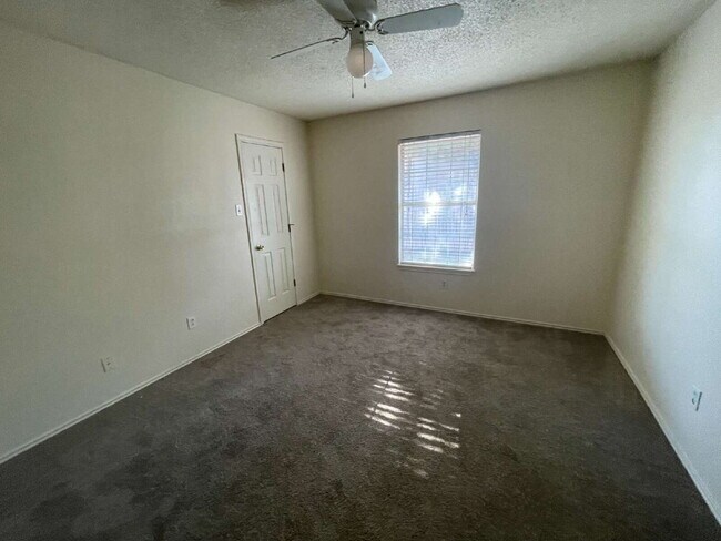 Building Photo - Beautiful Home Located Near Richard Lopez ...